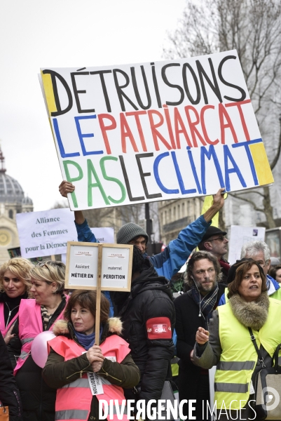 Femmes gilets jaunes à l honneur de la manifestation Gilets jaunes Acte XVII, le 9 mars 2019 à Paris.