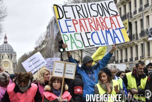 Femmes gilets jaunes à l honneur de la manifestation Gilets jaunes Acte XVII, le 9 mars 2019 à Paris.