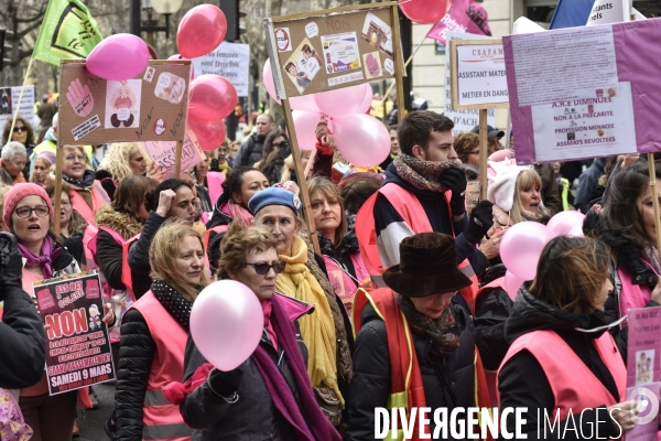 Femmes gilets jaunes à l honneur de la manifestation Gilets jaunes Acte XVII, le 9 mars 2019 à Paris.