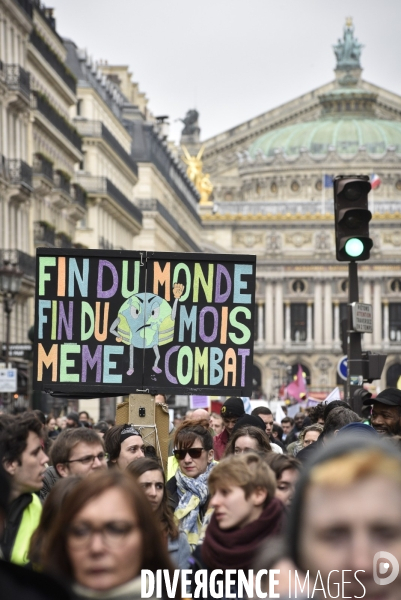 Femmes gilets jaunes à l honneur de la manifestation Gilets jaunes Acte XVII, le 9 mars 2019 à Paris.