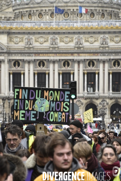 Femmes gilets jaunes à l honneur de la manifestation Gilets jaunes Acte XVII, le 9 mars 2019 à Paris.