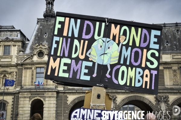 Femmes gilets jaunes à l honneur de la manifestation Gilets jaunes Acte XVII, le 9 mars 2019 à Paris.