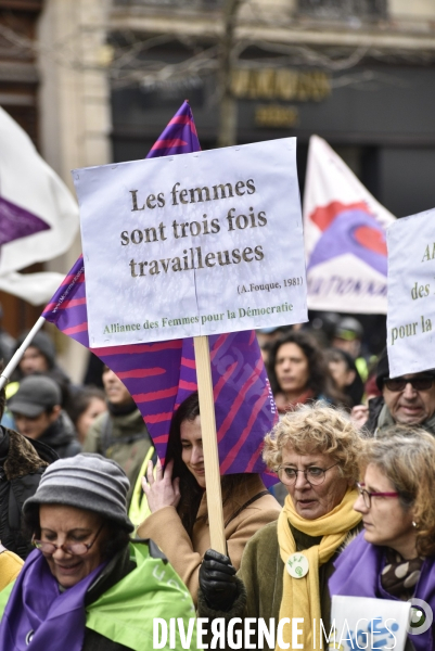 Femmes gilets jaunes à l honneur de la manifestation Gilets jaunes Acte XVII, le 9 mars 2019 à Paris.