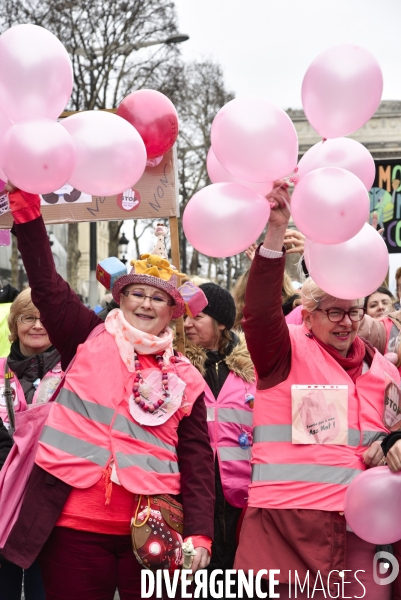 Femmes gilets jaunes à l honneur de la manifestation Gilets jaunes Acte XVII, le 9 mars 2019 à Paris.