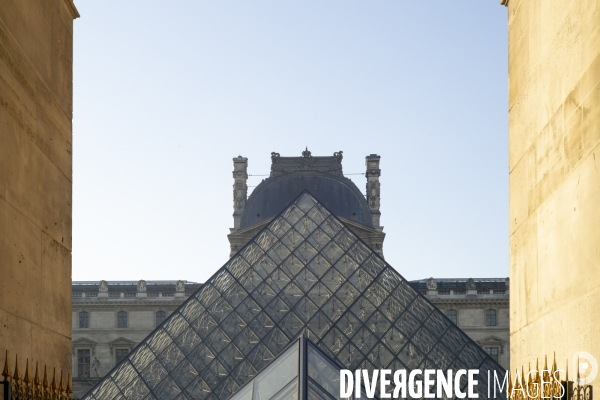 Pyramide du Louvre