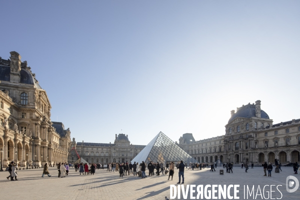 Pyramide du Louvre