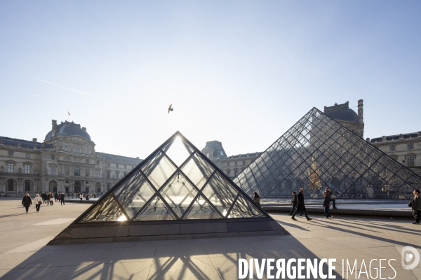 Pyramide du Louvre