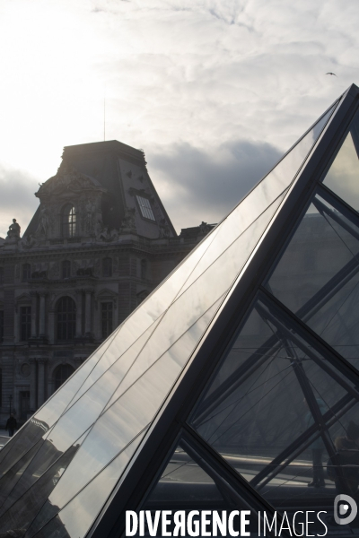 Pyramide du Louvre