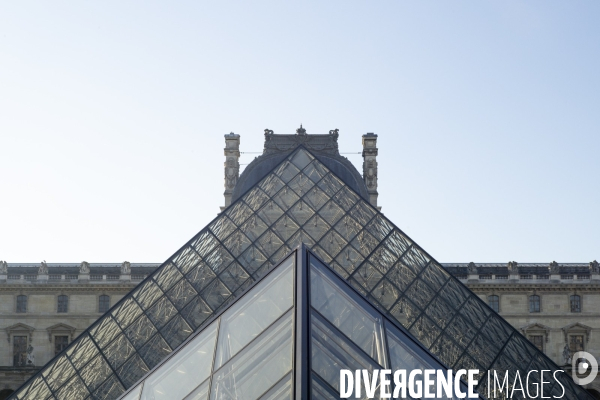 Pyramide du Louvre