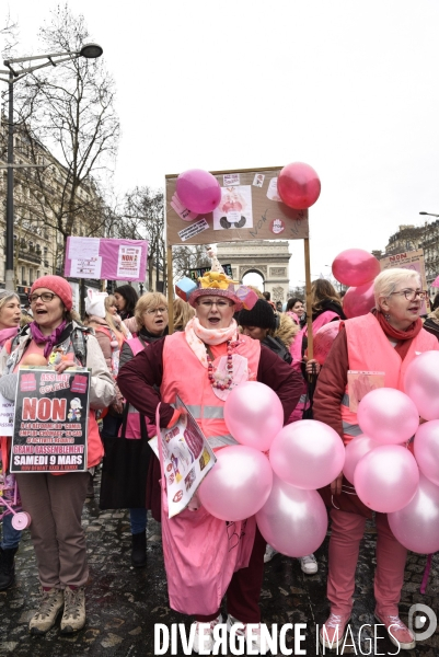 Femmes gilets jaunes à l honneur de la manifestation Gilets jaunes Acte XVII, le 9 mars 2019 à Paris.