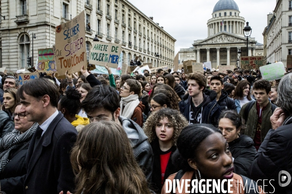 Urgence Climatique - Les Jeunes en Greve - Paris 15.03.2019