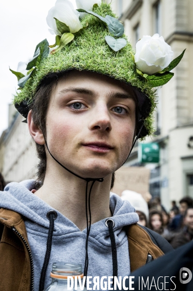 Urgence Climatique - Les Jeunes en Greve - Paris 15.03.2019