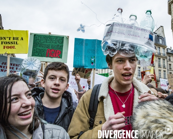 Urgence Climatique - Les Jeunes en Greve - Paris 15.03.2019