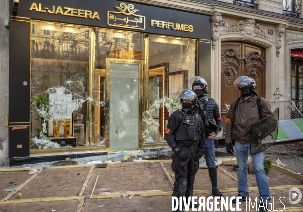 Manifestation sur les champas Elysées des Gilets jaunes  Acte  XVIII .