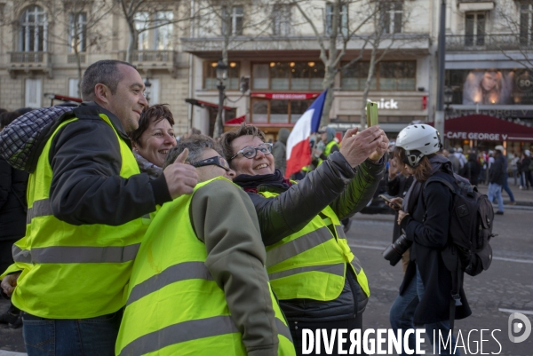Manifestation sur les champas Elysées des Gilets jaunes  Acte  XVIII .