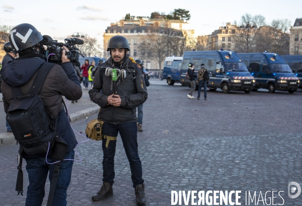 Manifestation sur les champas Elysées des Gilets jaunes  Acte  XVIII .