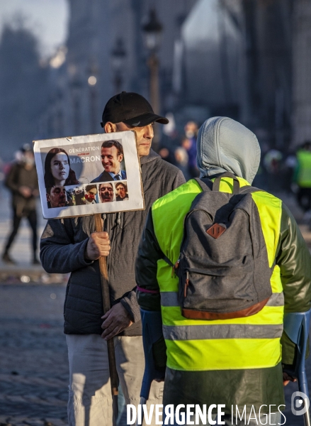 Manifestation sur les champas Elysées des Gilets jaunes  Acte  XVIII .