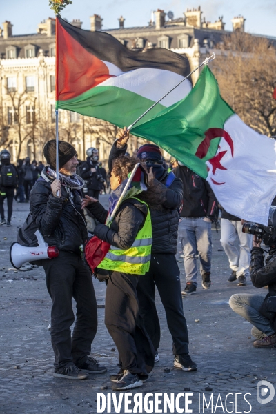 Manifestation sur les champas Elysées des Gilets jaunes  Acte  XVIII .