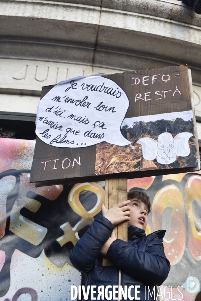 Marche du siècle pour le climat, étudiants, scolaires, enfants. March of century for climate, with youth.