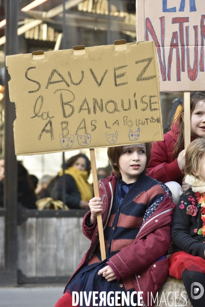 Marche du siècle pour le climat, étudiants, scolaires, enfants. March of century for climate, with youth.