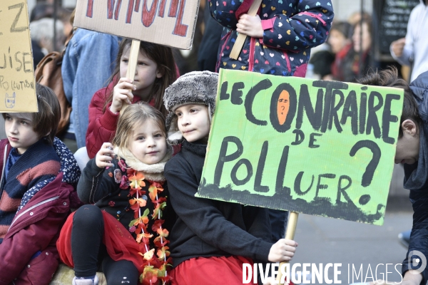 Marche du siècle pour le climat, étudiants, scolaires, enfants. March of century for climate, with youth.