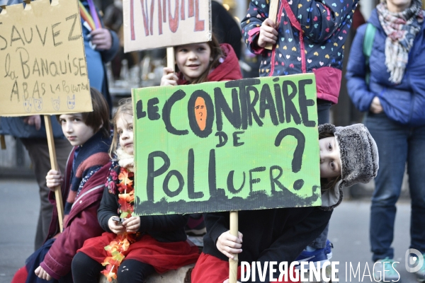 Marche du siècle pour le climat, étudiants, scolaires, enfants. March of century for climate, with youth.