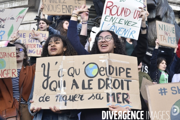 Marche du siècle pour le climat, étudiants, scolaires, enfants. March of century for climate, with youth.