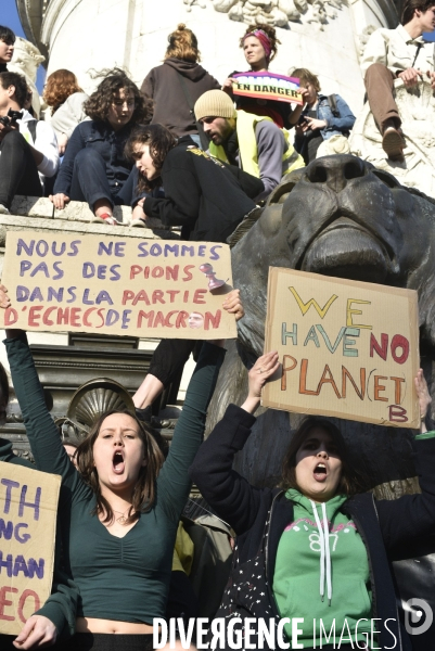 Marche du siècle pour le climat, étudiants, scolaires, enfants. March of century for climate, with youth.