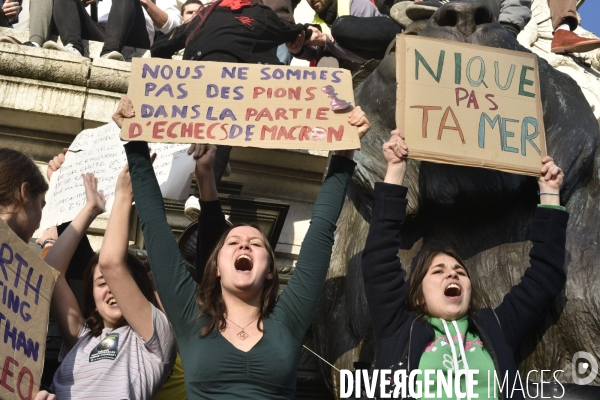 Marche du siècle pour le climat, étudiants, scolaires, enfants. March of century for climate, with youth.