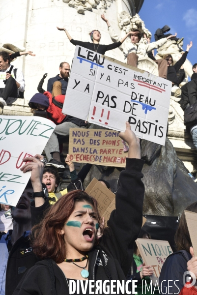 Marche du siècle pour le climat, étudiants, scolaires, enfants. March of century for climate, with youth.