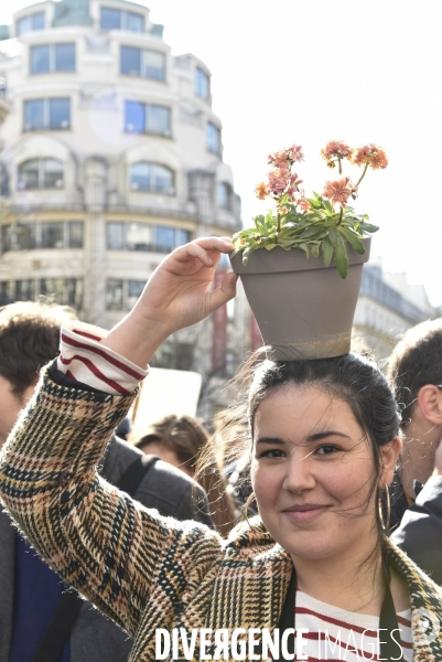 Marche du siècle pour le climat, étudiants, scolaires, enfants. March of century for climate, with youth.