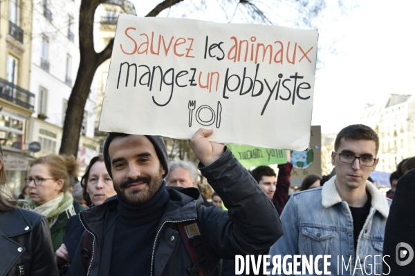 Marche du siècle pour le climat. March of century for climate, with youth.