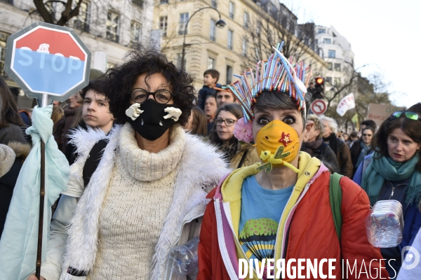 Marche du siècle pour le climat. March of century for climate, with youth.