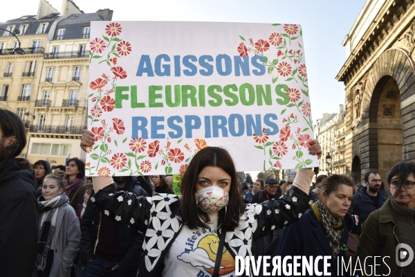 Marche du siècle pour le climat. March of century for climate, with youth.