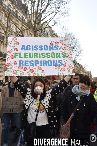 Marche du siècle pour le climat. March of century for climate, with youth.