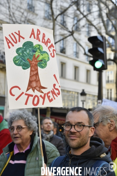 Marche du siècle pour le climat. March of century for climate, with youth.