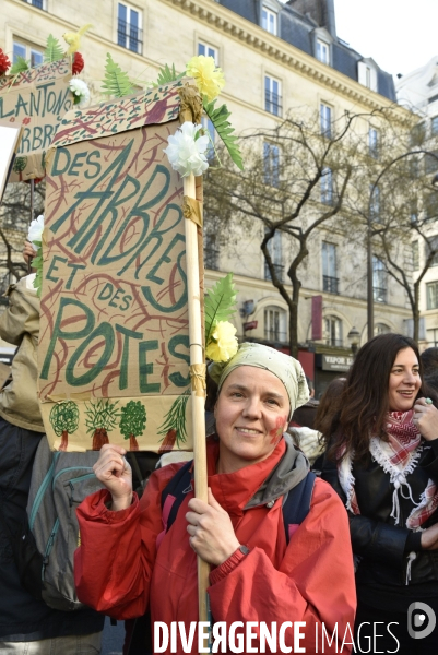 Marche du siècle pour le climat. March of century for climate, with youth.