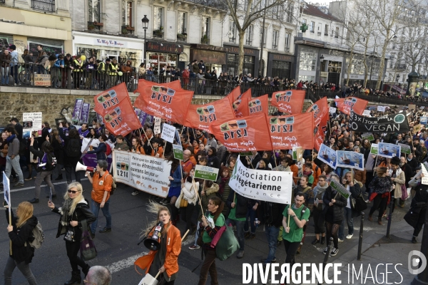 Marche du siècle pour le climat. March of century for climate, with youth.