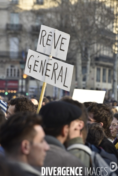 Marche du siècle pour le climat. March of century for climate, with youth.