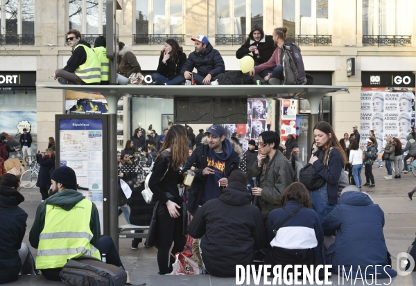 Marche du siècle pour le climat. March of century for climate, with youth.