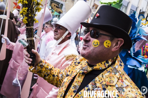 La Louvière, soumonce costumée avant le carnaval.