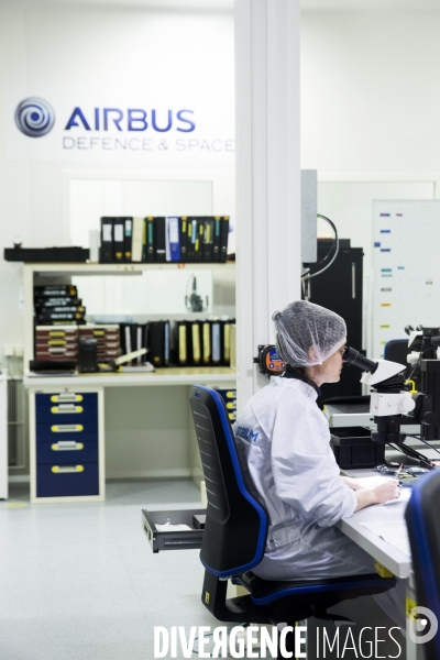 Agnès PANNIER-RUNACHER visite le site d AIRBUS Defence & Space à Elancourt