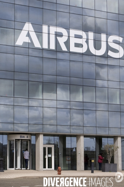 Agnès PANNIER-RUNACHER visite le site d AIRBUS Defence & Space à Elancourt