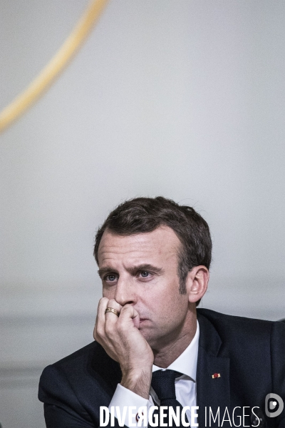 Grand débat, Emmanuel Macron reçoit des intellectuels.