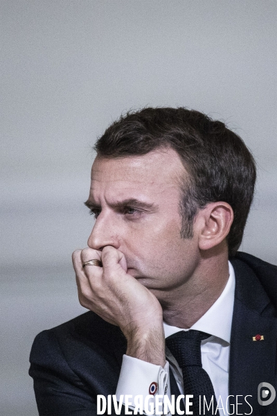 Grand débat, Emmanuel Macron reçoit des intellectuels.