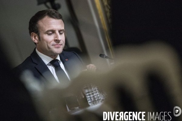 Grand débat, Emmanuel Macron reçoit des intellectuels.