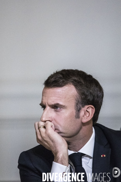 Grand débat, Emmanuel Macron reçoit des intellectuels.