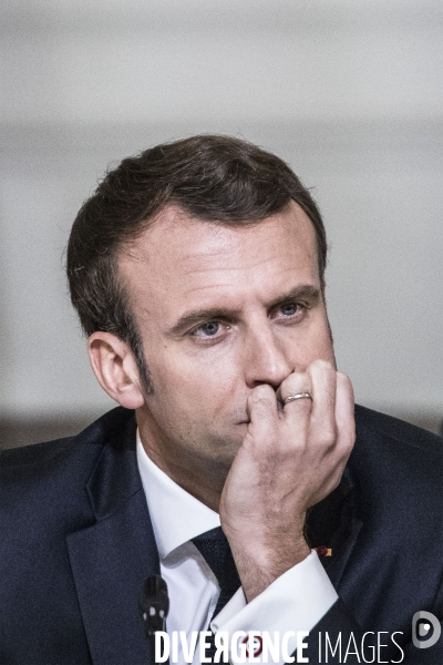 Grand débat, Emmanuel Macron reçoit des intellectuels.