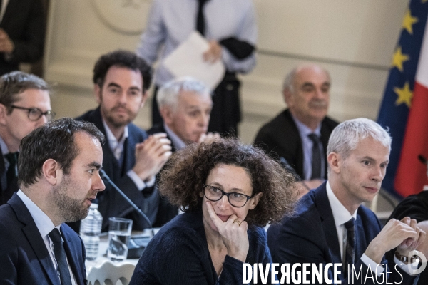 Grand débat, Emmanuel Macron reçoit des intellectuels.