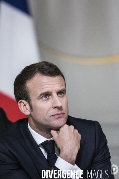 Grand débat, Emmanuel Macron reçoit des intellectuels.